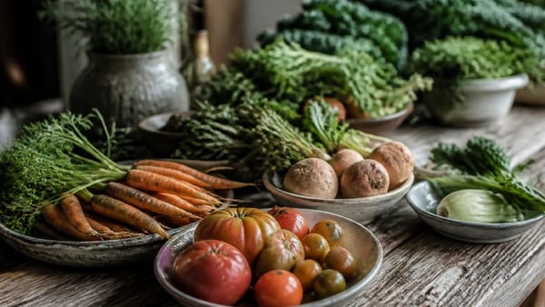 Descubre cómo llevar la alta cocina vegetal sostenible a tu hogar con técnicas y filosofía de una chef pionera en el …